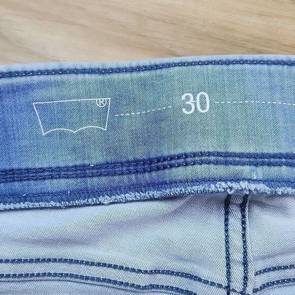 💛Levi's Light Blue Wash Maternity Jeans Size 10/30 - Picture 8 of 11